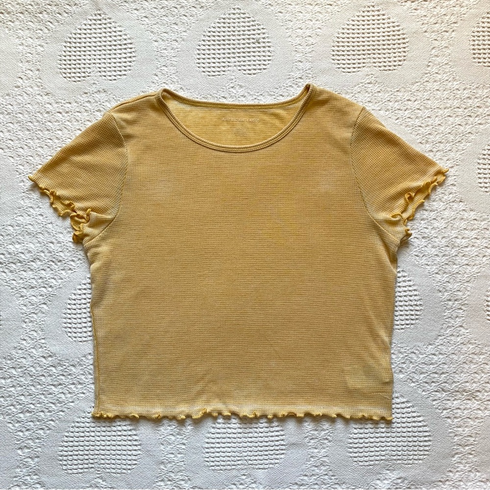 $5 or 3/$10 American Eagle Yellow Cropped T-shirt Size Large